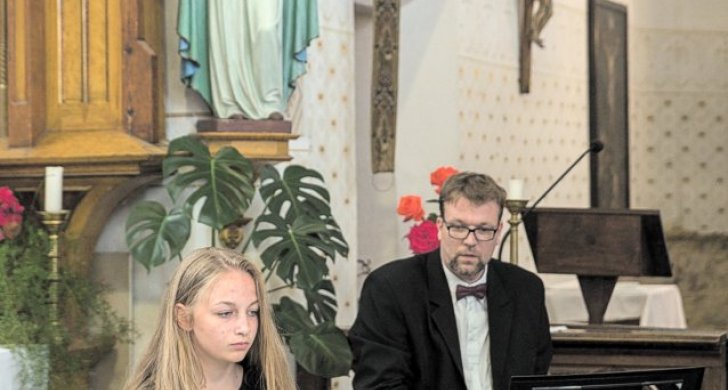 koncert_absolv_ZUŠ podbořany.jpg